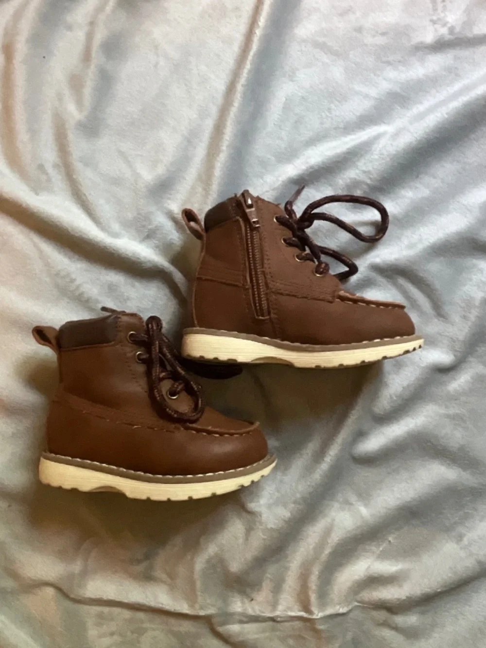 Boys Boots - Old Navy (Brown) size 5
